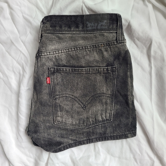 Levi's High Rise Denim Shorts - Picture 5 of 7